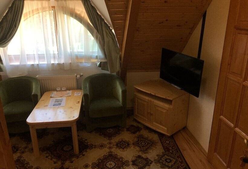 Номер Стандарт Трехместный, Antal Tavi Fogadó és Horgászparadicsom