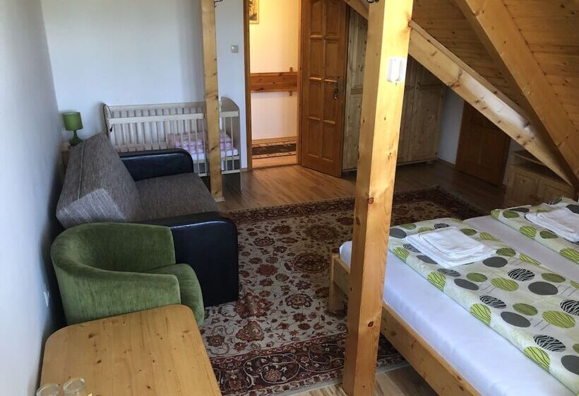 패밀리 룸, Antal Tavi Fogadó és Horgászparadicsom