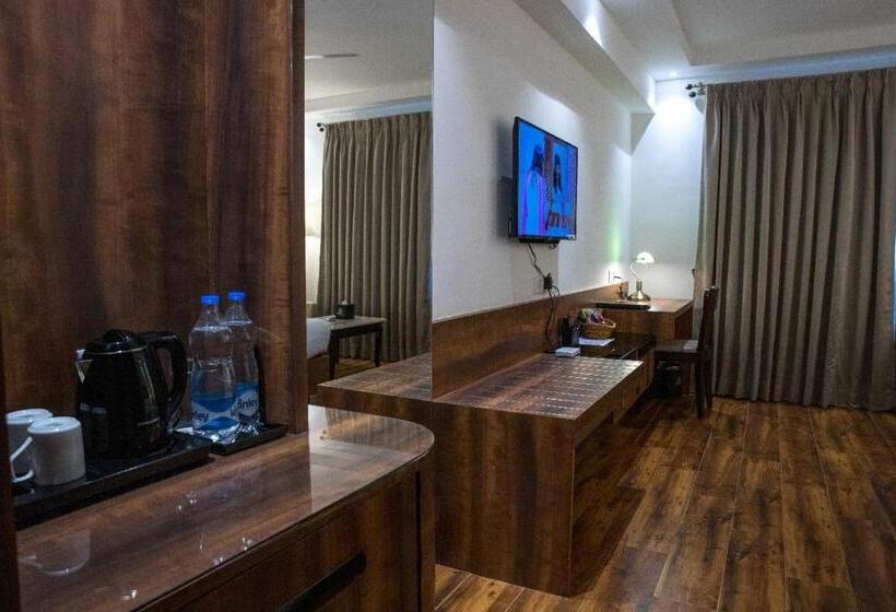 חדר סטנדרט, Jade Square