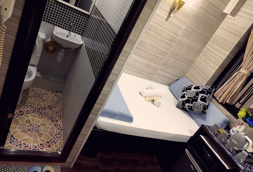 اتاق استاندارد یک نفره, Hostel 16 Paris Guest House Block E Reception 10th Floor
