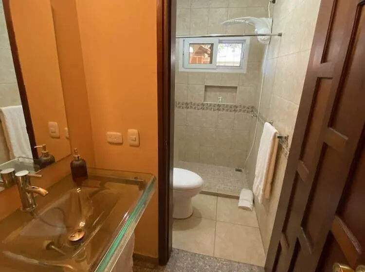 اتاق لوکس, Portal Los Castaños