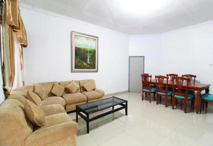 Номер Deluxe, Sinergi Hotel Tretes