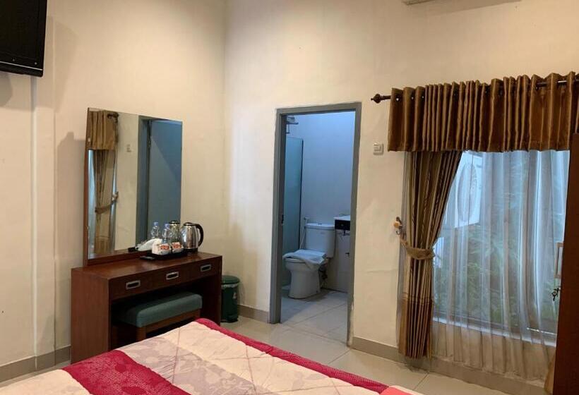 Номер Deluxe, Sinergi Hotel Tretes