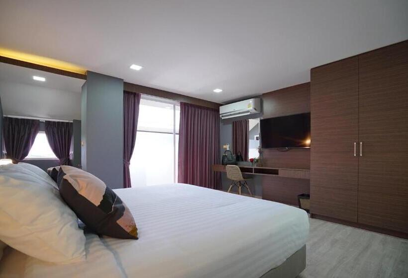 اتاق لوکس با تخت بزرگ, The Qube Fifty