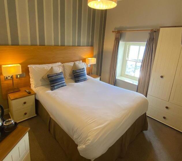 غرفة قياسية مطلّة علي البحر, Garddfon Inn