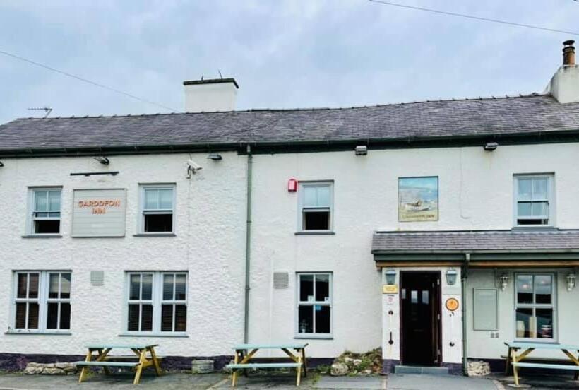 Номер Стандарт Вид на Море, Garddfon Inn