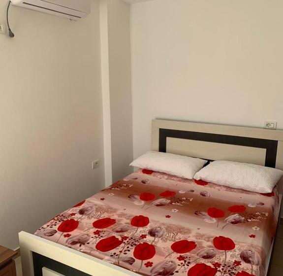اتاق استاندارد چهار تخته, Denaj House