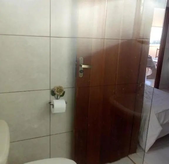 اتاق لوکس خانوادگی, Pouso Divino Dos Pireneus