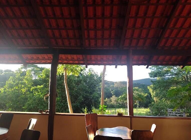 اتاق لوکس با بالکن, Pouso Divino Dos Pireneus