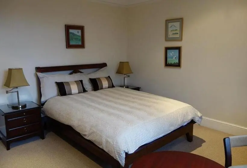 デラックスルーム, Hatsue Guest House