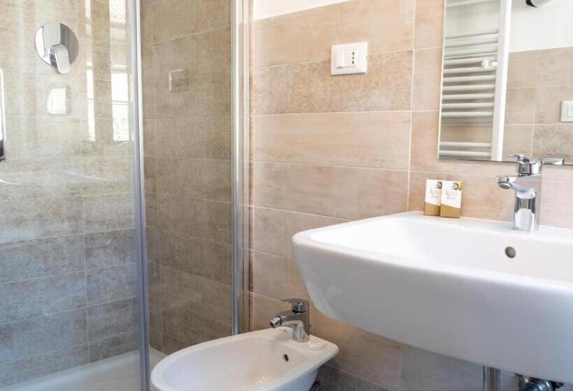 Трехместный Номер Классика, La Smorfia