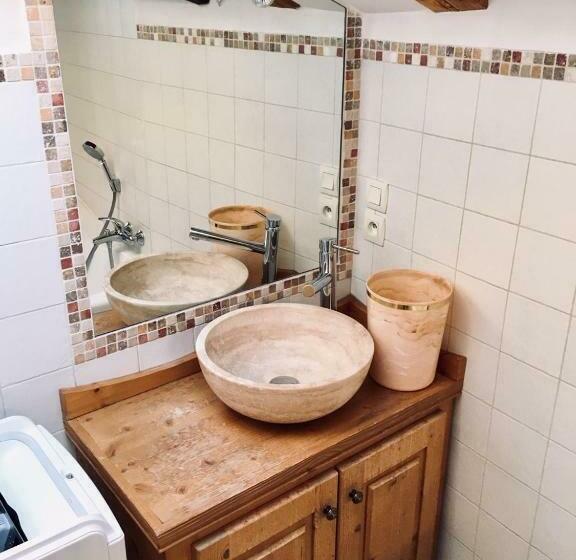 Номер Стандарт Индивидуальный с Балконом, Hôtel Restaurant Angival   Chambres Et Appartement