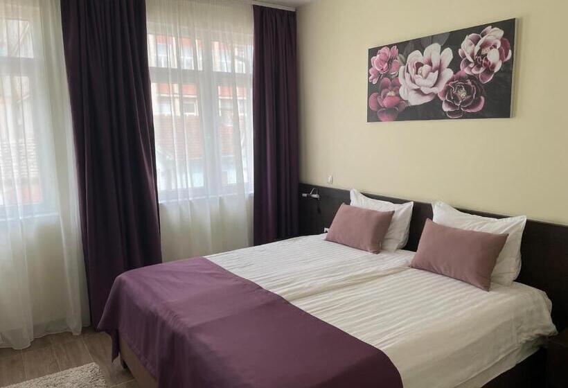 اتاق لوکس, Santa Villa & Restaurant