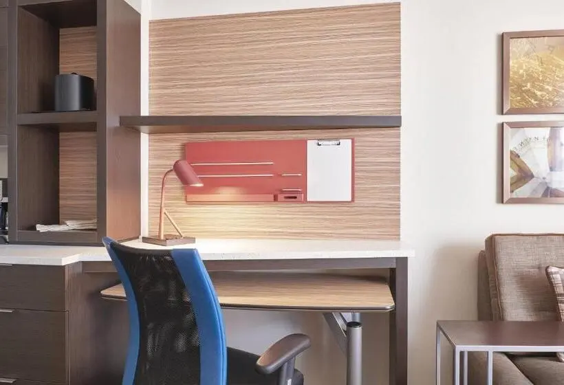 キングサイドベッドのスタンダードワンルーム, Towneplace Suites By Marriott Medicine Hat