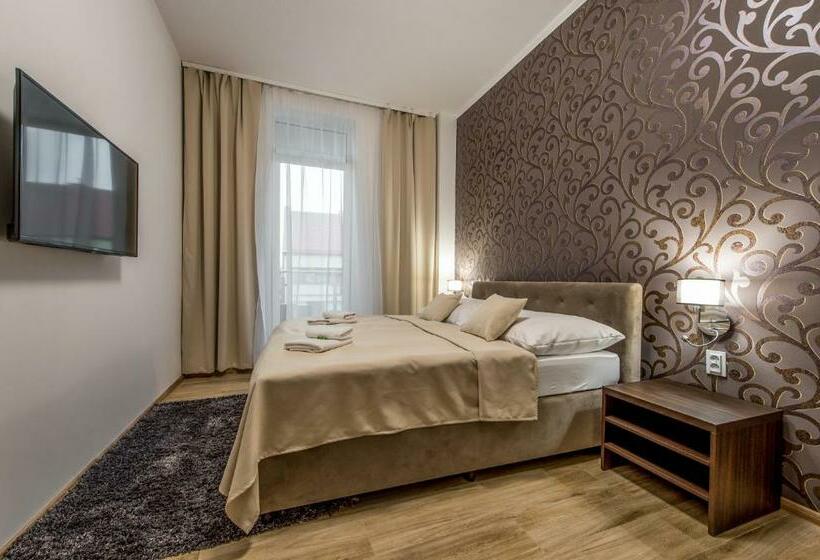 غرفة قياسية, Black Horse