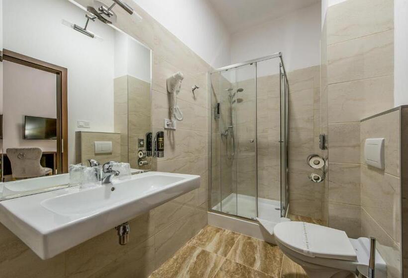 غرفة إقتصادية, Black Horse