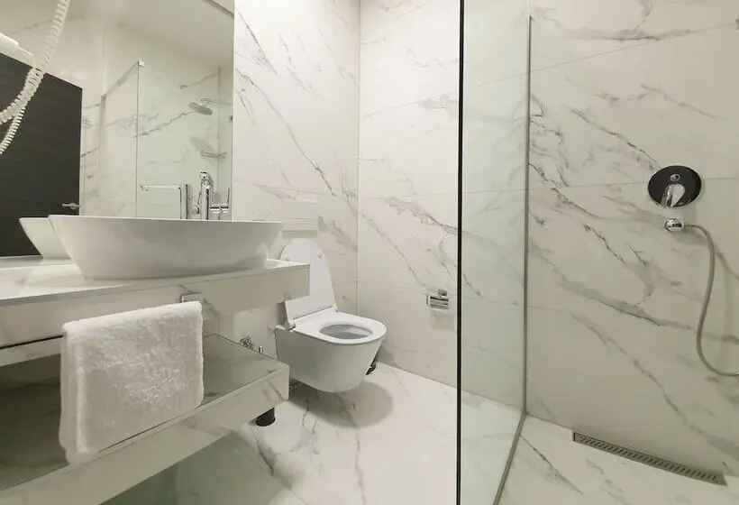 استودیوی لوکس, Nb Hotel&spa