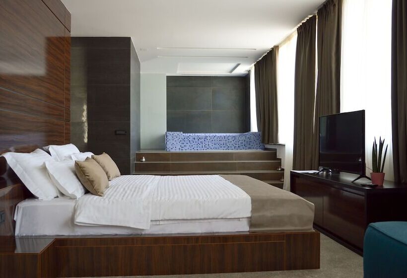 استودیوی لوکس, Nb Hotel&spa