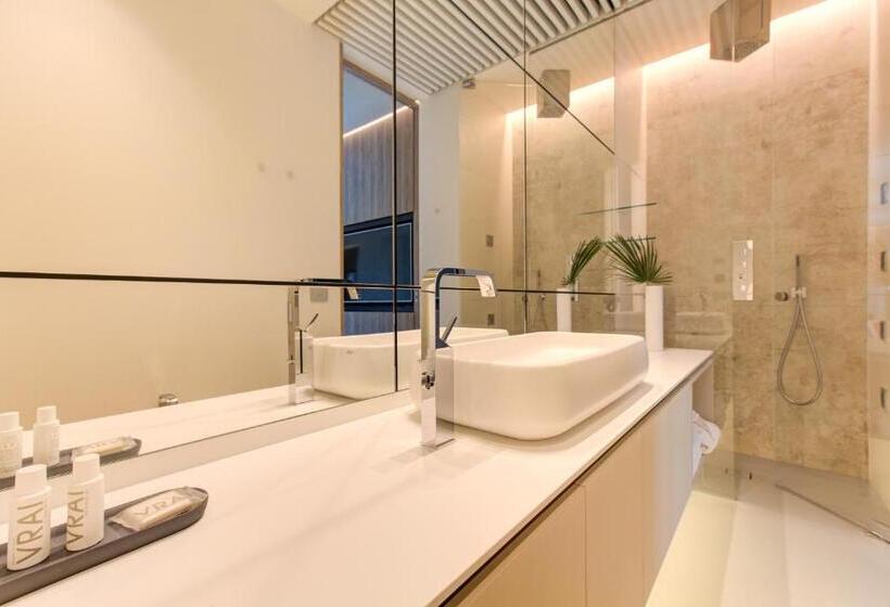 סוויטת ג'וניור, Villa Italia