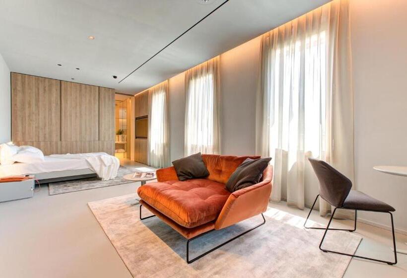 סוויטת ג'וניור, Villa Italia