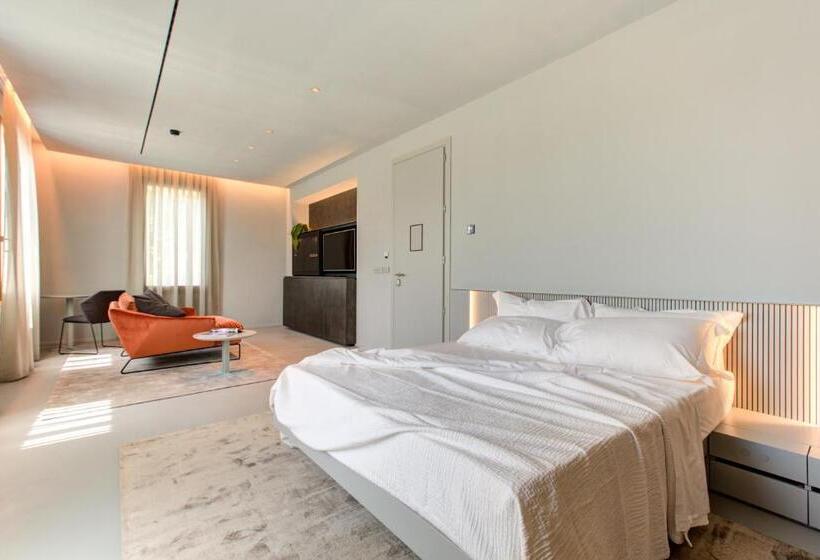 סוויטת ג'וניור, Villa Italia