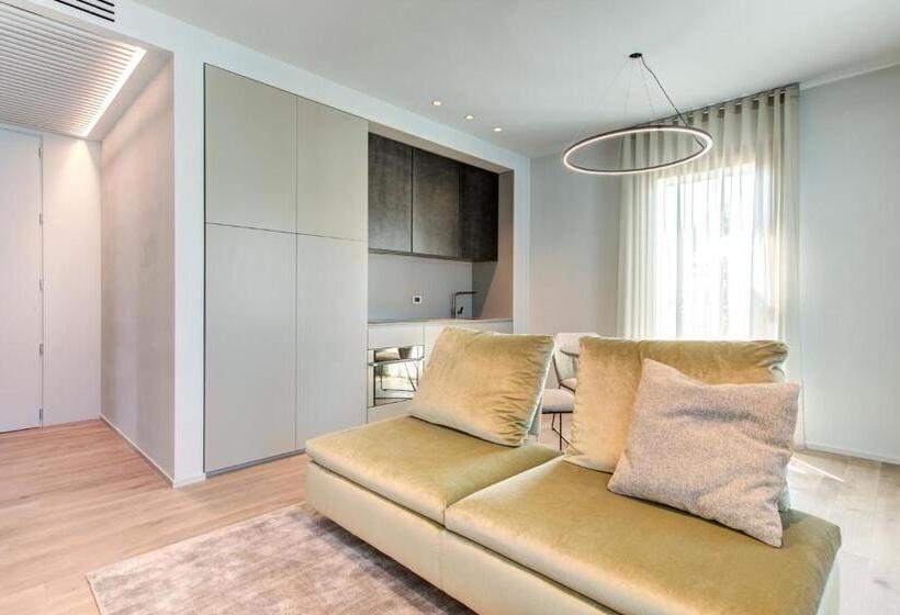 דירת שני חדרים, Villa Italia