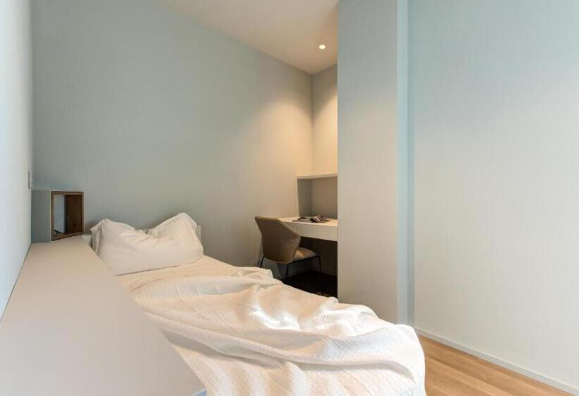 דירת חדר, Villa Italia