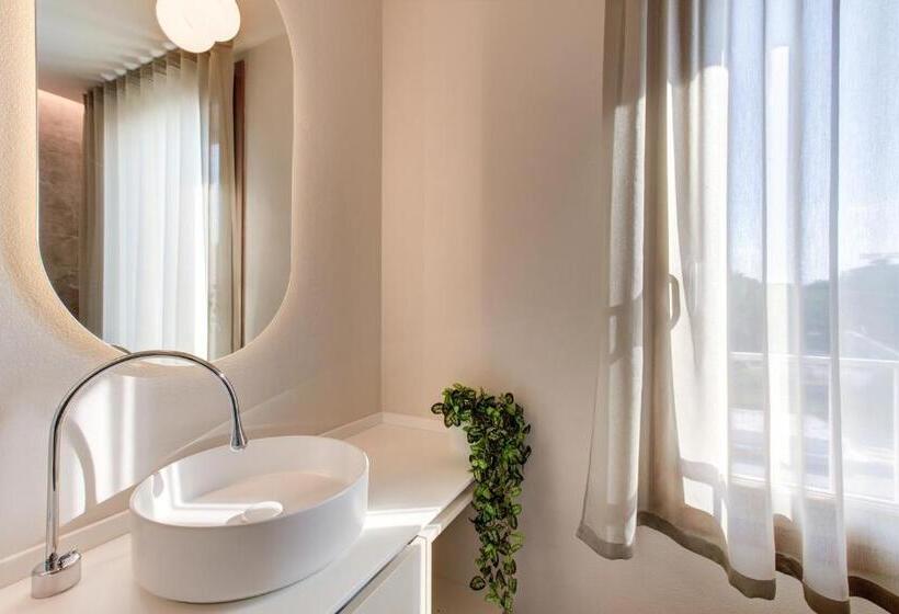 דירת חדר, Villa Italia