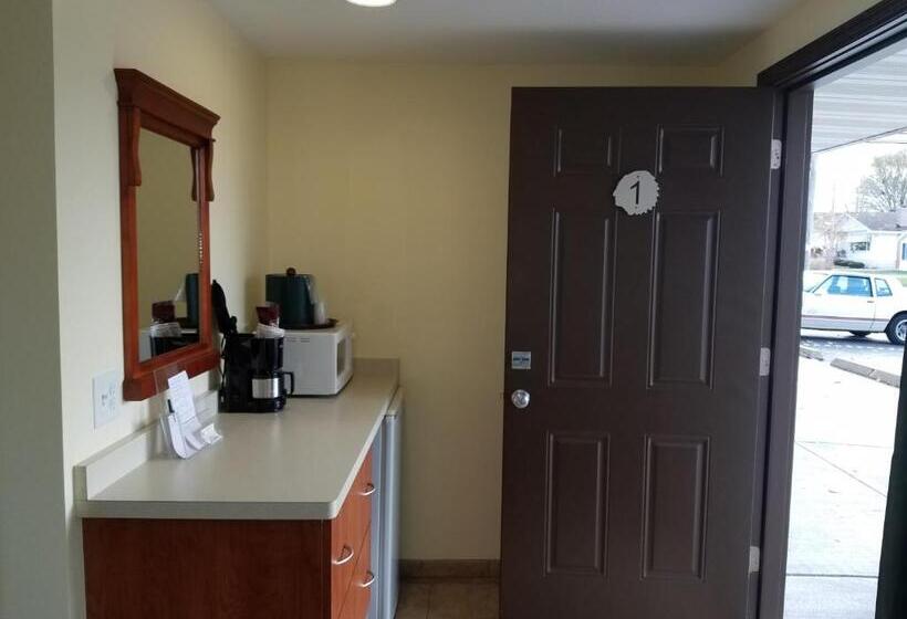 带大床的标准间, Black Hawk Motel & Suites