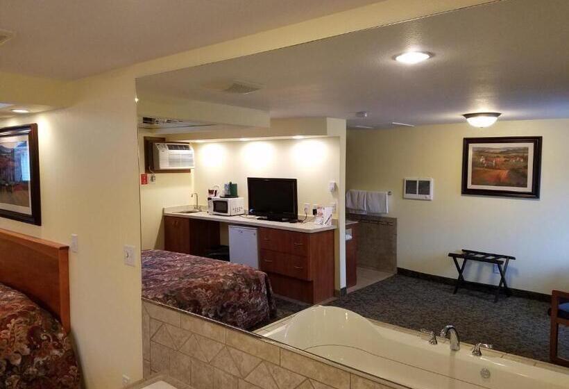 带大床的标准间, Black Hawk Motel & Suites