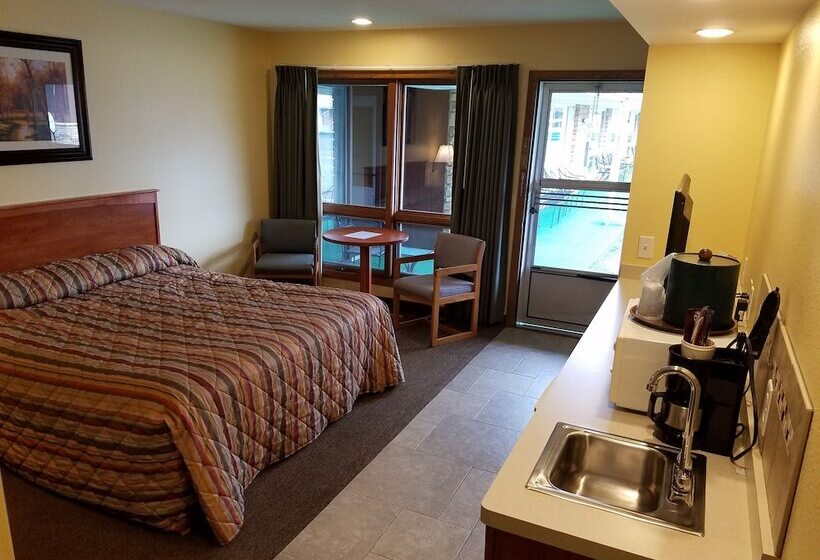 带大床的标准间, Black Hawk Motel & Suites