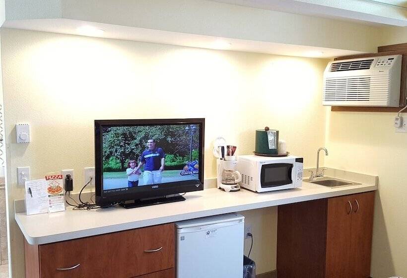 带大床的标准间, Black Hawk Motel & Suites