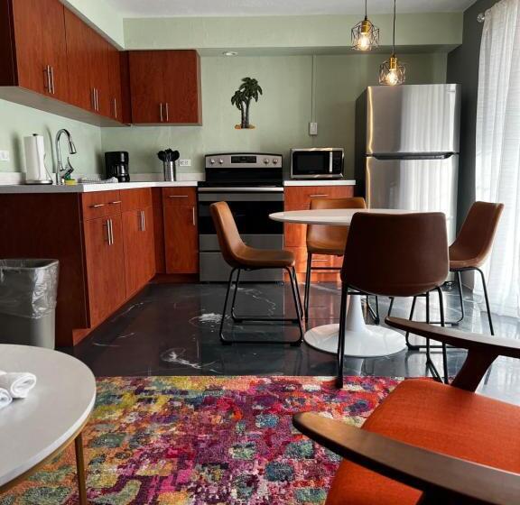 Апартаменты 1 Спальня Вид на Бассейн, Breezy Palms Resort