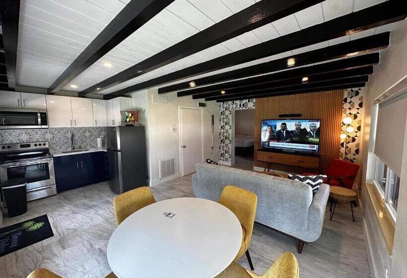 شقة غرفة واحدة, Breezy Palms Resort