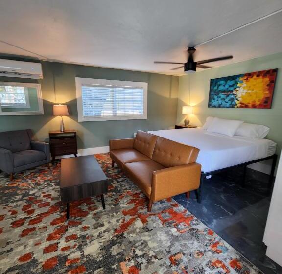 إستوديو قياسى, Breezy Palms Resort