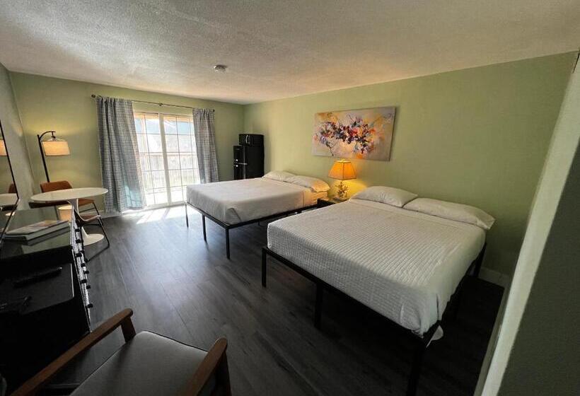 إستوديو قياسى, Breezy Palms Resort