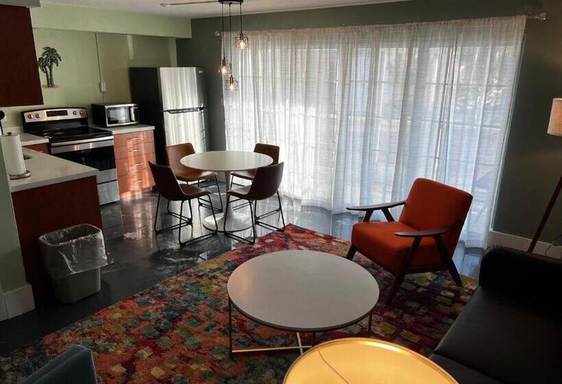 شقة غرفة واحدة مطلة على حمام السباحة, Breezy Palms Resort