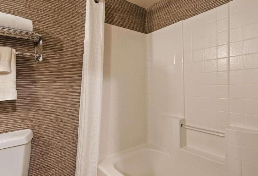 Люкс, Best Western Plus Rama Inn & Suites