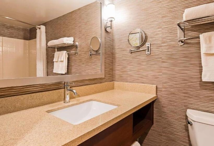 סוויטת אקזקיוטיב, עם מיטת קינג, Best Western Plus Rama Inn & Suites