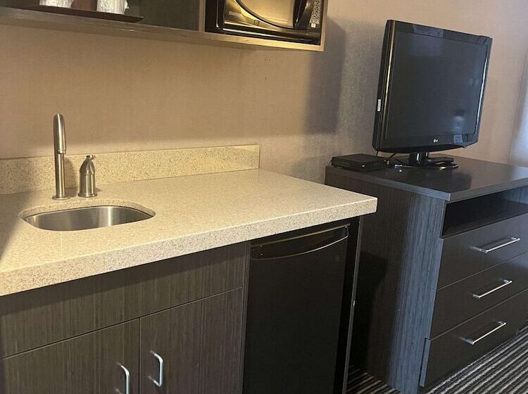 סוויטה, Best Western Plus Rama Inn & Suites