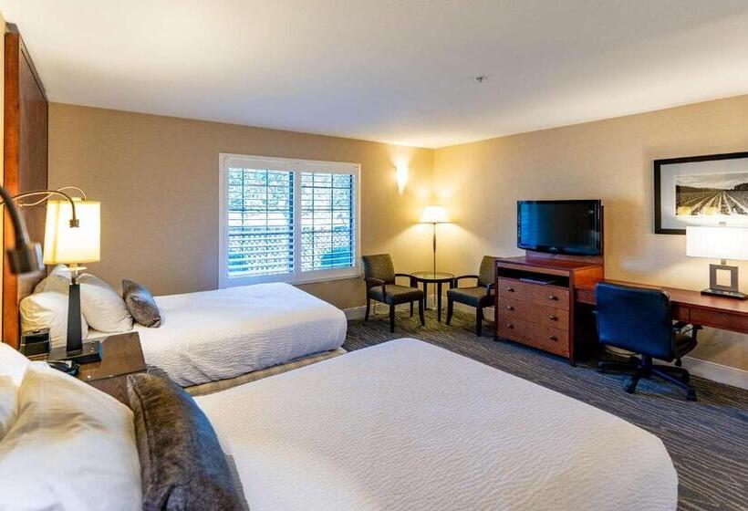 Номер Стандарт 2 Двуспальные Кровати, Best Western Plus Stevenson Manor