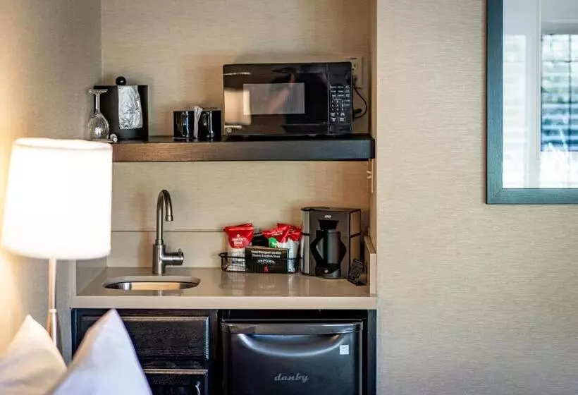 اتاق استاندارد با تخت بزرگ برای معلولان, Best Western Plus Stevenson Manor