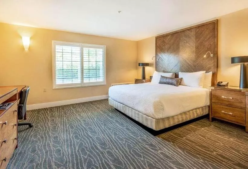 اتاق استاندارد با تخت بزرگ برای معلولان, Best Western Plus Stevenson Manor