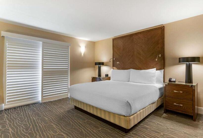 Номер Стандарт с Балконом, Best Western Plus Stevenson Manor