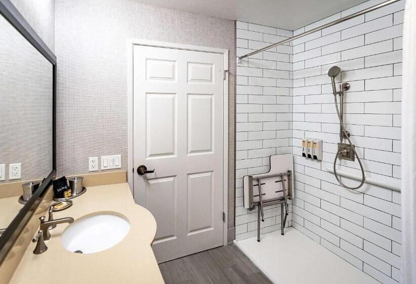 Номер Стандарт Кровать Кинг Адаптированный для Инвалидов, Best Western Plus Stevenson Manor