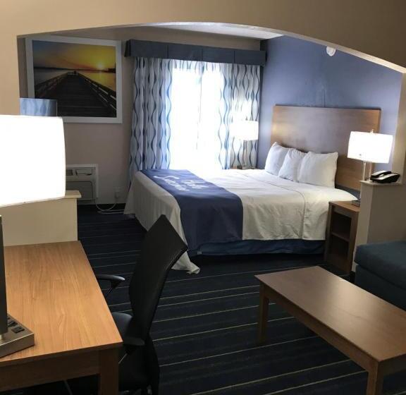 带大床的标准间, Days Inn By Wyndham Panama City