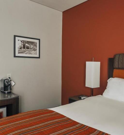 اتاق کلاسیک, Sirtaj   Beverly Hills