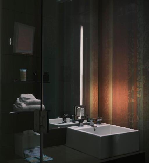 اتاق کلاسیک, Sirtaj   Beverly Hills