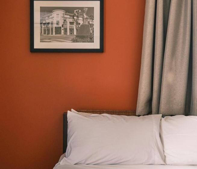 اتاق کلاسیک با تخت دونفره, Sirtaj   Beverly Hills