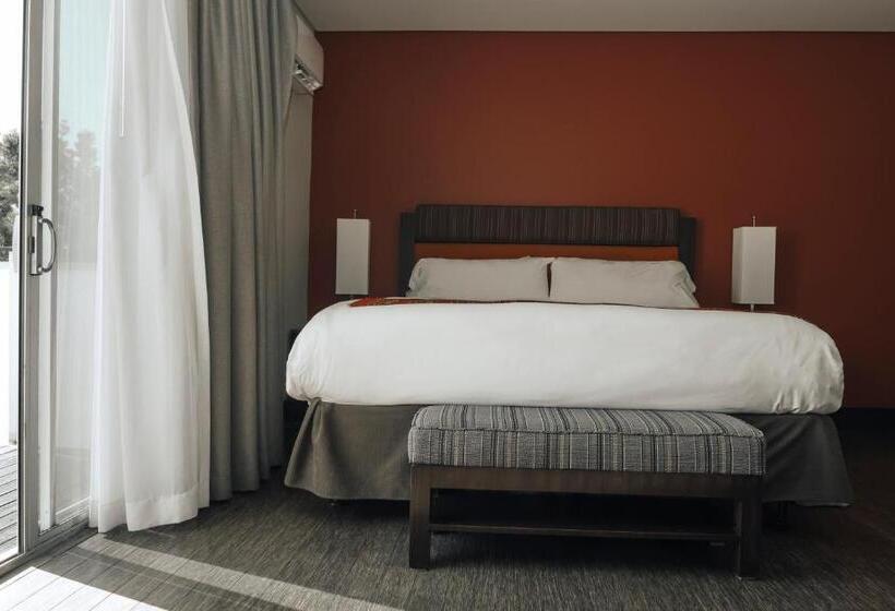 اتاق لوکس با تخت بزرگ, Sirtaj   Beverly Hills